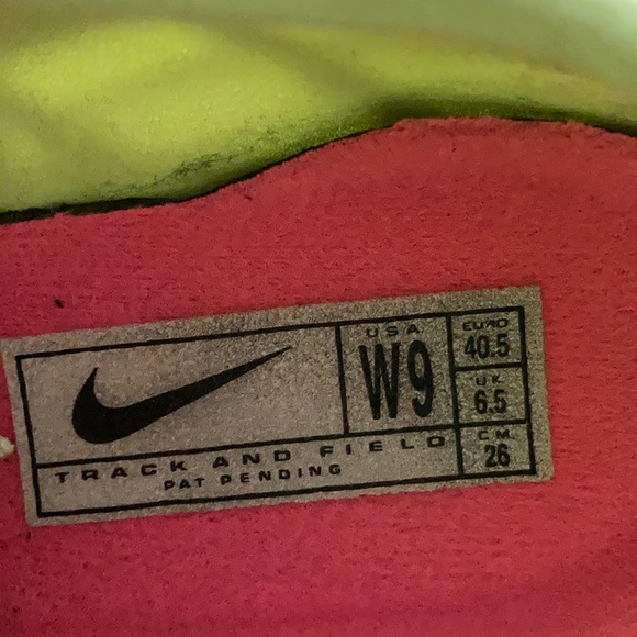 Nike track shoes - Picture 3 of 3